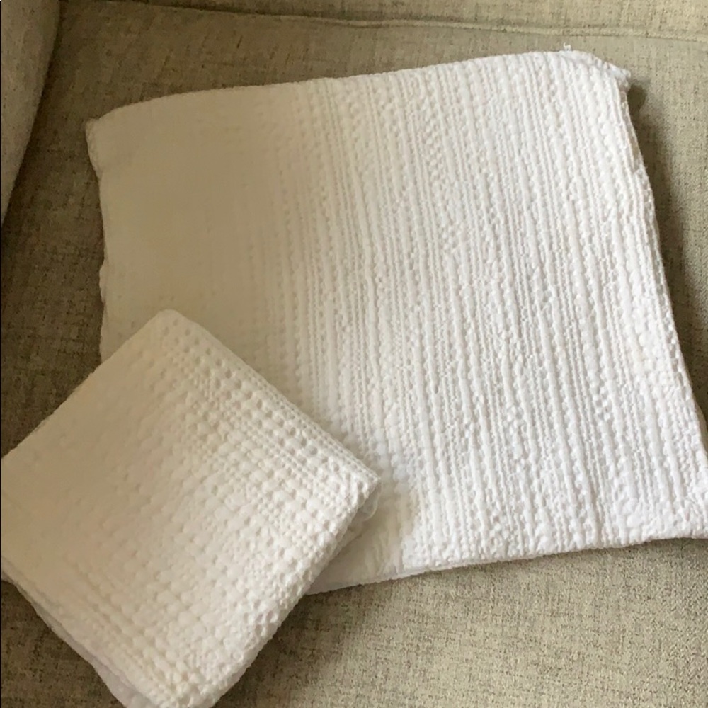 18” Pottery Barn Honeycomb Pillow Cover